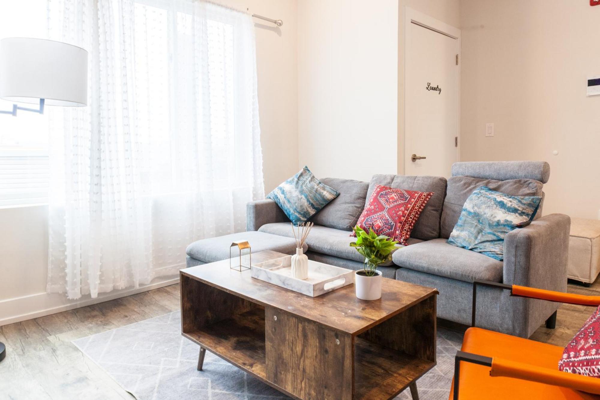 Apartment 2bed2bath-wdqueenbedworkdesk